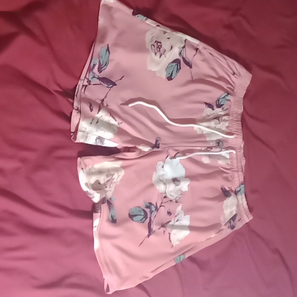 Floral set - Picture 3 of 3